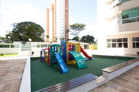 Apartamento à venda com 456m², 4 quartos e 6 vagasÁrea comum - Playground