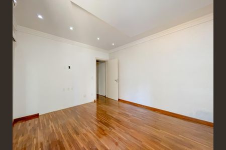 Apartamento à venda com 456m², 4 quartos e 6 vagasSuíte 2
