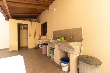 Casa à venda com 100m², 3 quartos e 4 vagasLavanderia