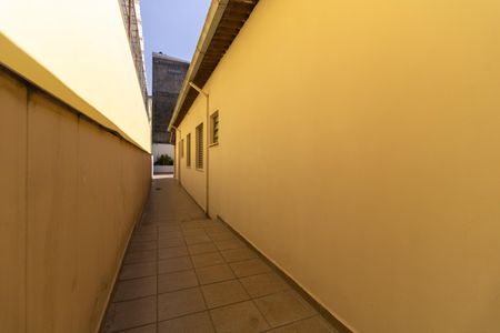 Casa à venda com 100m², 3 quartos e 4 vagasCorredor Lateral 