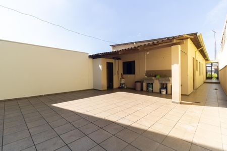 Casa à venda com 100m², 3 quartos e 4 vagasQuintal