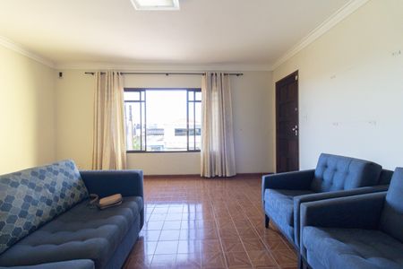 Casa à venda com 100m², 3 quartos e 4 vagasSala