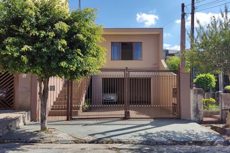 Casa à venda com 100m², 3 quartos e 4 vagasFachada
