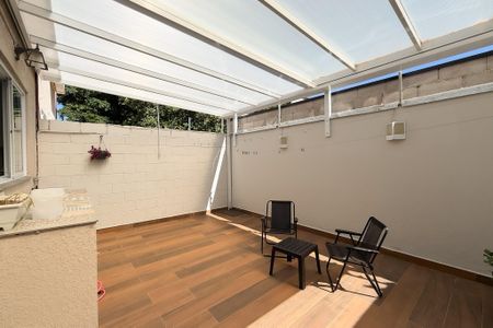 Casa de condomínio para alugar com 72m², 2 quartos e 2 vagasQuintal