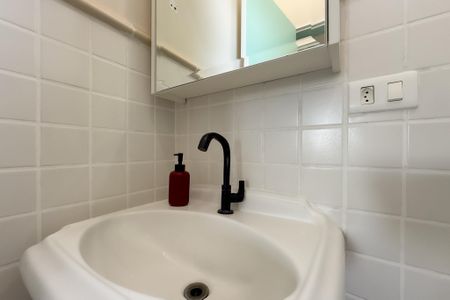 Casa de condomínio para alugar com 72m², 2 quartos e 2 vagasBanheiro