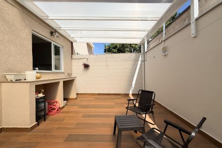 Casa de condomínio para alugar com 72m², 2 quartos e 2 vagasQuintal