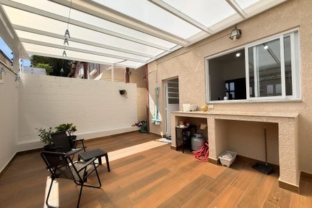 Casa de condomínio para alugar com 72m², 2 quartos e 2 vagasQuintal