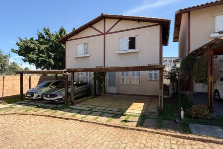 Casa de condomínio para alugar com 72m², 2 quartos e 2 vagasFachada
