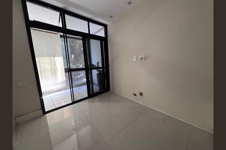 Apartamento para alugar com 75m², 2 quartos e 1 vagaSala