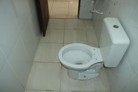 Casa de condomínio para alugar com 77m², 3 quartos e 2 vagasBanheiro