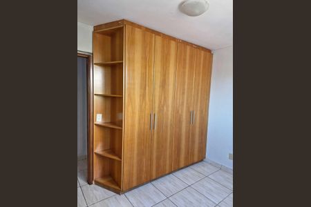 Quarto de apartamento para alugar com 3 quartos, 74m² em Residencial Parque Oeste, Goiânia