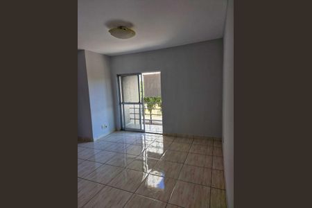 Sala de apartamento para alugar com 3 quartos, 74m² em Residencial Parque Oeste, Goiânia