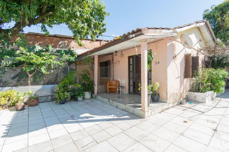 Casa para alugar com 80m², 2 quartos e 2 vagas Casa para alugar com 80m², 2 quartos e 2 vagasFachada