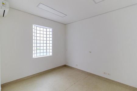 Casa à venda com 180m², 4 quartos e 2 vagas Casa à venda com 180m², 4 quartos e 2 vagasQuarto 2