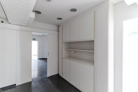 Casa à venda com 180m², 4 quartos e 2 vagas Casa à venda com 180m², 4 quartos e 2 vagasCopa