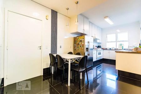 Apartamento para alugar com 220m², 3 quartos e 3 vagasCozinha
