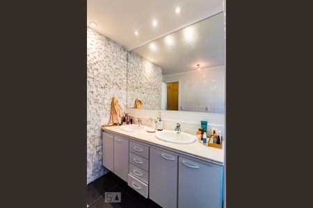 Apartamento para alugar com 220m², 3 quartos e 3 vagasBanheiro da Suíte 1