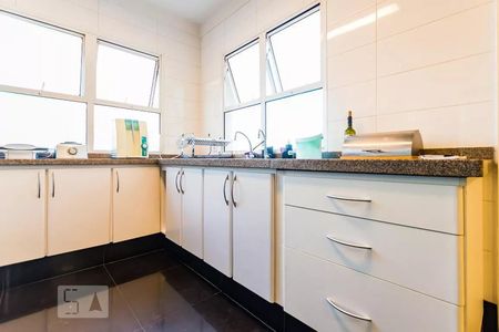 Apartamento para alugar com 220m², 3 quartos e 3 vagasCozinha
