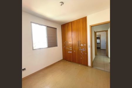 Apartamento à venda com 165m², 4 quartos e 2 vagasQuarto 2
