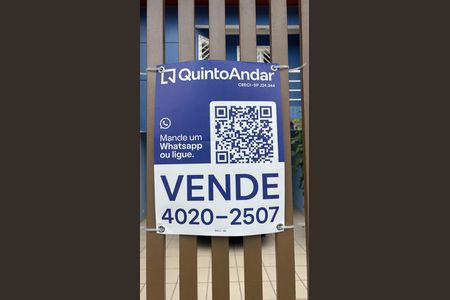 Casa para alugar com 178m², 3 quartos e 4 vagas Casa para alugar com 178m², 3 quartos e 4 vagasFachada