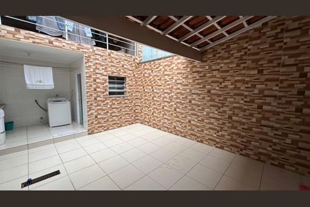 Casa para alugar com 178m², 3 quartos e 4 vagas Casa para alugar com 178m², 3 quartos e 4 vagasQuintal - Area de Serviço