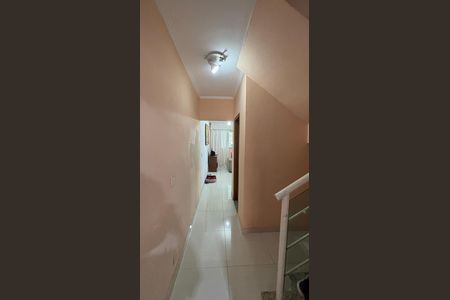 Casa para alugar com 178m², 3 quartos e 4 vagas Casa para alugar com 178m², 3 quartos e 4 vagasCorredor