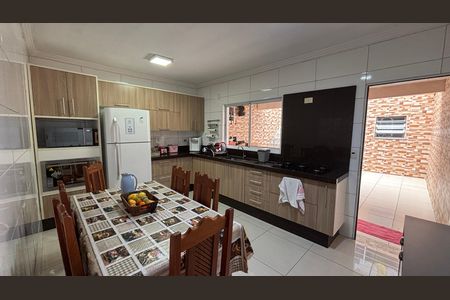 Casa para alugar com 178m², 3 quartos e 4 vagas Casa para alugar com 178m², 3 quartos e 4 vagasCozinha
