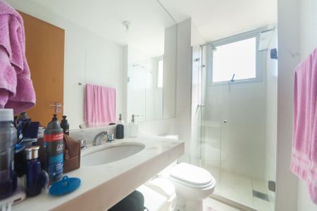 Apartamento para alugar com 68m², 2 quartos e 2 vagasBanheiro Social