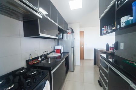 Apartamento para alugar com 68m², 2 quartos e 2 vagasCozinha