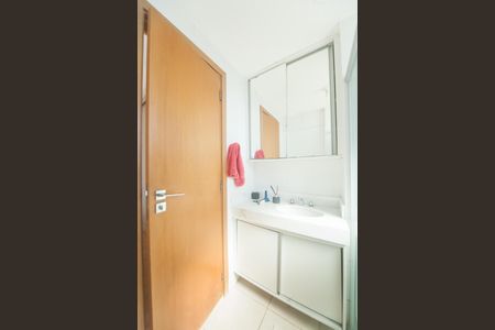 Apartamento para alugar com 68m², 2 quartos e 2 vagasBanheiro suite 