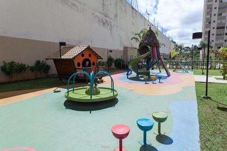Apartamento para alugar com 68m², 2 quartos e 2 vagasÁrea comum - Playground