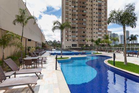 Apartamento para alugar com 68m², 2 quartos e 2 vagasÁrea comum - Piscina