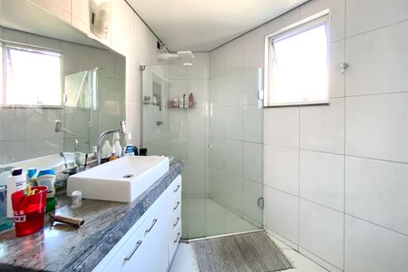 Apartamento à venda com 140m², 3 quartos e 1 vaga Apartamento à venda com 140m², 3 quartos e 1 vagaBanheiro