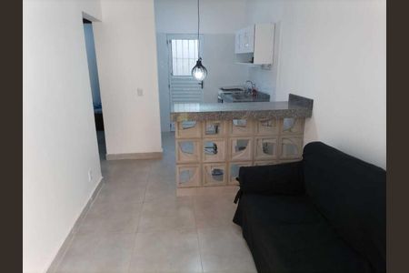 Sala de casa de condomínio para alugar com 2 quartos, 40m² em Jardim Imperial, Aparecida de Goiânia