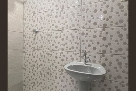 Casa para alugar com 30m², 1 quarto e sem vagaBanheiro