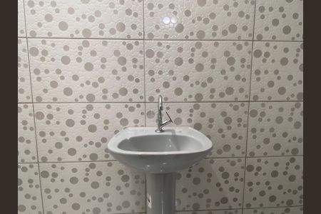 Casa para alugar com 30m², 1 quarto e sem vagaBanheiro