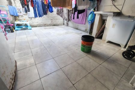 Casa à venda com 40m², 2 quartos e 2 vagas Casa à venda com 40m², 2 quartos e 2 vagasÁrea externa
