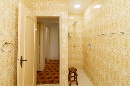 Casa à venda com 371m², 4 quartos e 6 vagasBanheiro