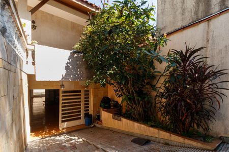 Casa à venda com 371m², 4 quartos e 6 vagasEntrada garagem