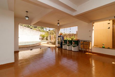 Casa à venda com 371m², 4 quartos e 6 vagasGaragem e Área de lazer