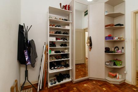 Casa à venda com 371m², 4 quartos e 6 vagasSuíte