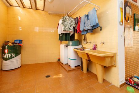 Casa à venda com 371m², 4 quartos e 6 vagasLavanderia 