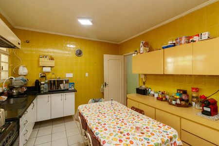 Casa à venda com 371m², 4 quartos e 6 vagasCozinha