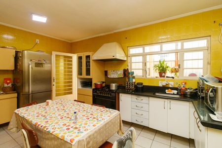 Casa à venda com 371m², 4 quartos e 6 vagasCozinha