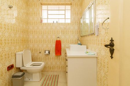 Casa à venda com 371m², 4 quartos e 6 vagasBanheiro
