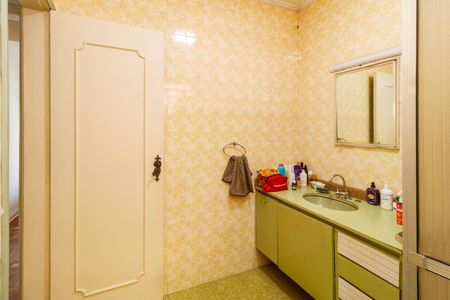 Casa à venda com 371m², 4 quartos e 6 vagasBanheiro da Suíte