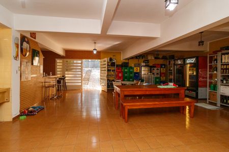 Casa à venda com 371m², 4 quartos e 6 vagasGaragem e Área de lazer