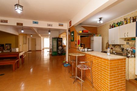 Casa à venda com 371m², 4 quartos e 6 vagasGaragem e Área de lazer