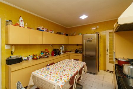 Casa à venda com 371m², 4 quartos e 6 vagasCozinha