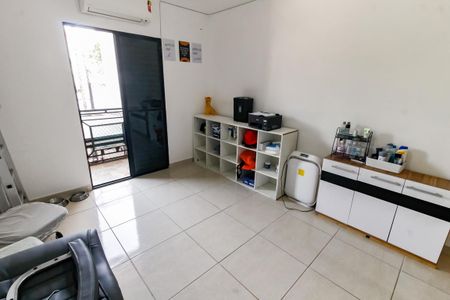 Casa para alugar com 290m², 2 quartos e 2 vagas Casa para alugar com 290m², 2 quartos e 2 vagasSuíte 2